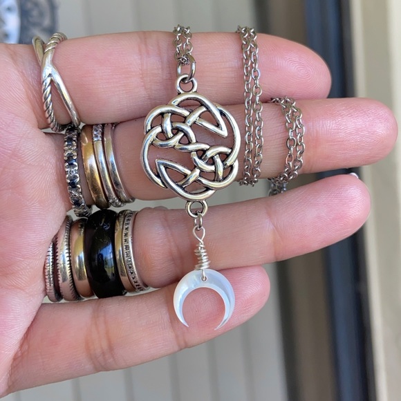 Celtic knot charm & mother of pearl moon - Picture 2 of 11